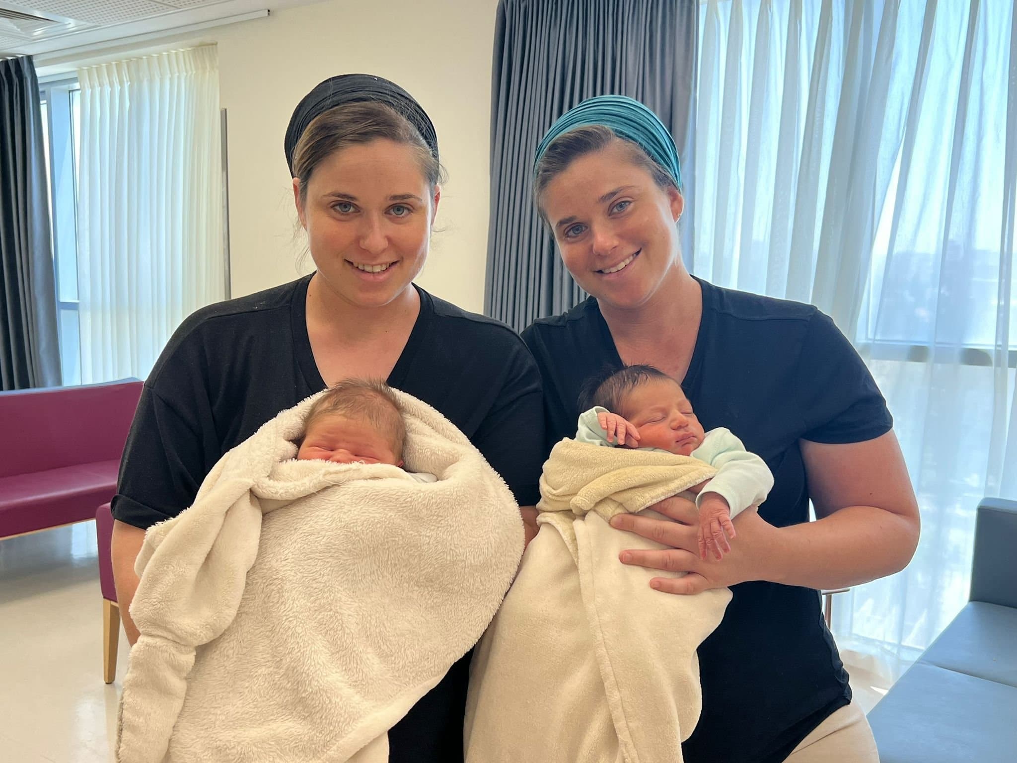 Read more about the article Seeing Double: Identical Twins Deliver Babies On The Same Day At Shaare Zedek
