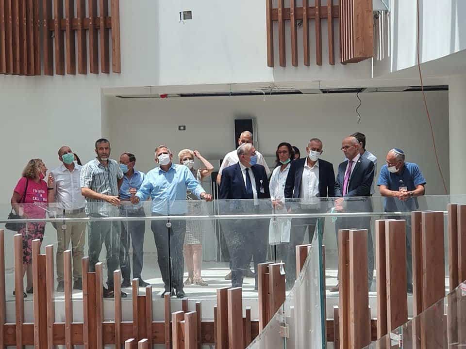 Read more about the article Israel’s Minister of Health Visits Shaare Zedek